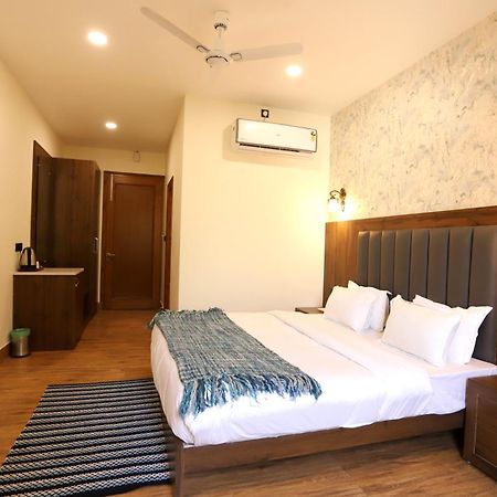 Hotel Dhingra Inn Rewāri Exterior foto