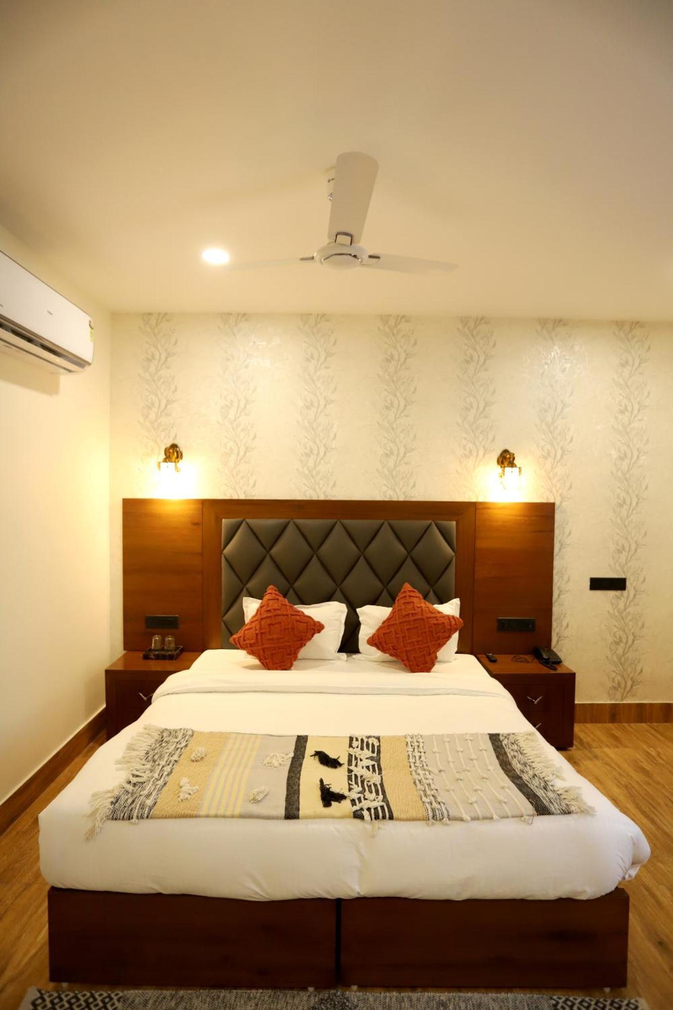 Hotel Dhingra Inn Rewāri Exterior foto